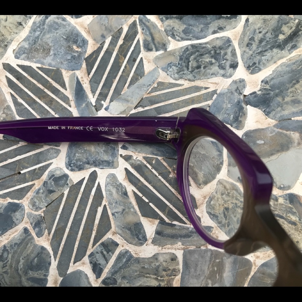 Anne et Valentin Sunglasses; Model 1032 - Picture 5 of 6
